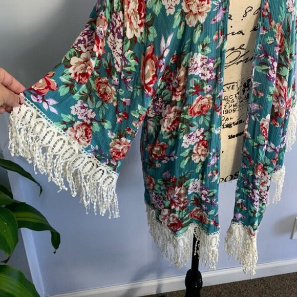 Giddy Up Glamour Floral Kimono - Picture 3 of 8